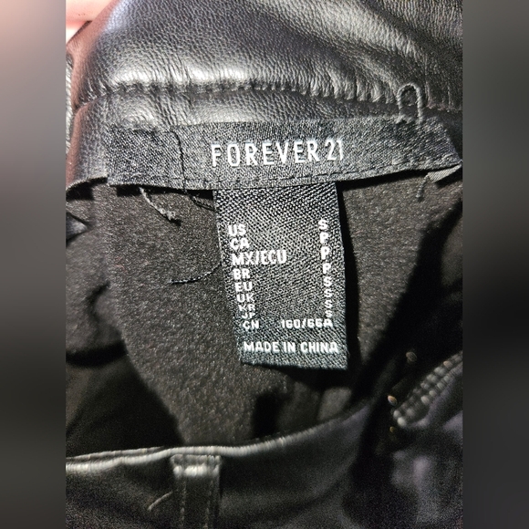 Forever 21 Womans Faux Leather Pants Size S - Picture 12 of 12